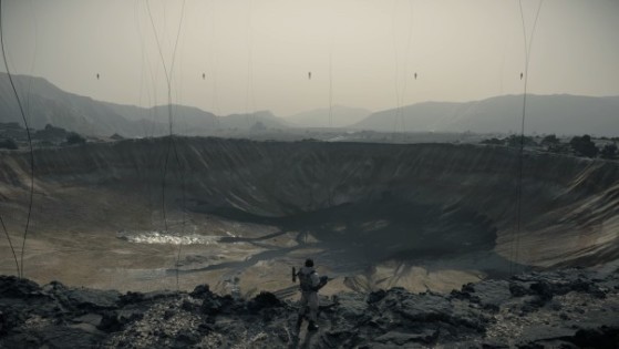 A crater caused by a Voidout. It is surrounded by BTs, called Watchers. - Death Stranding