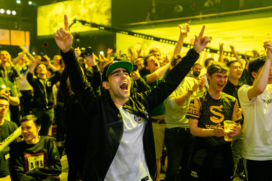 LoL Worlds Day 5 — Splyce and FunPlus Phoenix advance to quarterfinals, GAM Esports and J Team fall