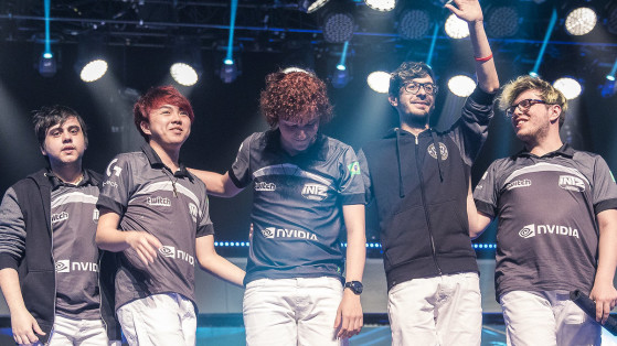 A younger micaO (center) stands alongside his 2016 teammates at the World Championship. Credit: LoL Esports - League of Legends