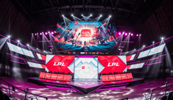 Two LPL players fined for inappropriate behavior on stream
