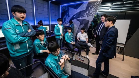 Korea — DAMWON Gaming, winner of the 2019 Regional Qualifier - League of Legends