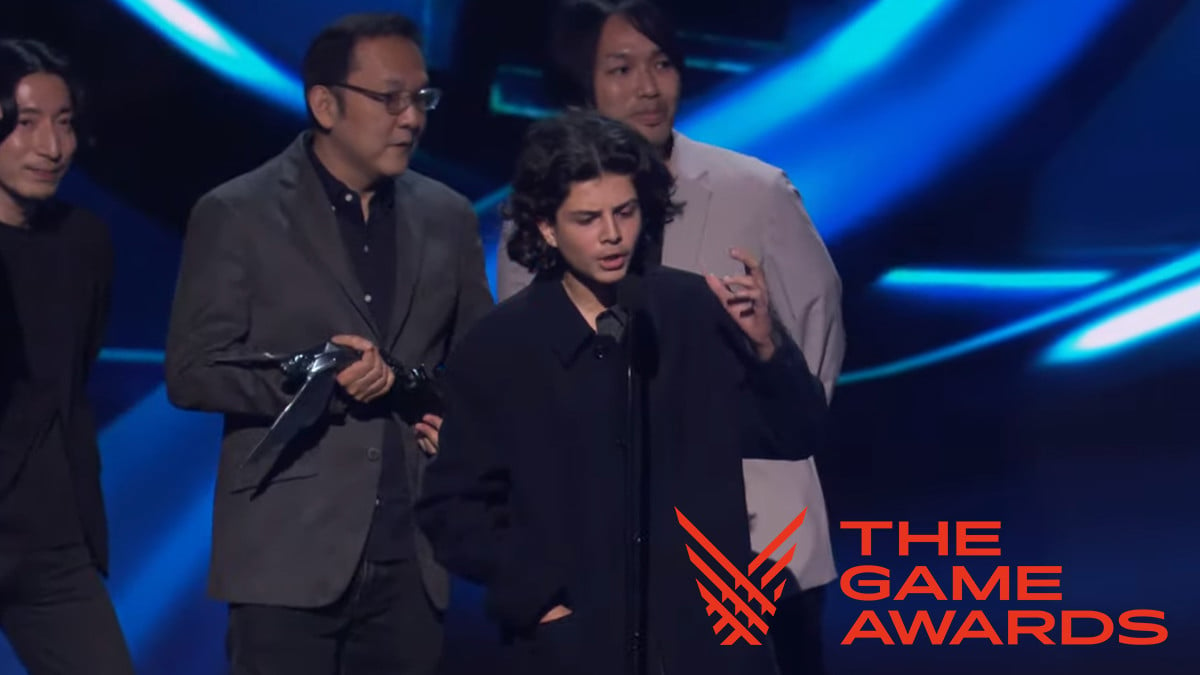 The Game Awards interrupted by weird man who shouts out Bill Clinton,  promptly gets arrested